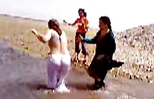 Pakistani Sindhi Karachi Aunty Nude River Bath