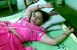Housewife in India gives an awesome blowjob to her husband -