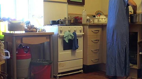 Turkish Muslim Maid Lets Horny Boss Fuck Her In The Kitchen